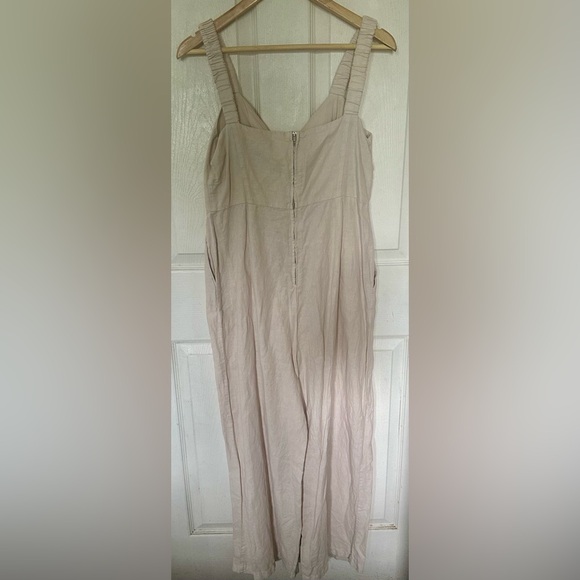 Zara , jumpsuit - Picture 2 of 3